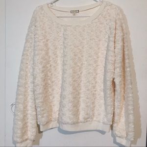 White cozy sweater! ❄️